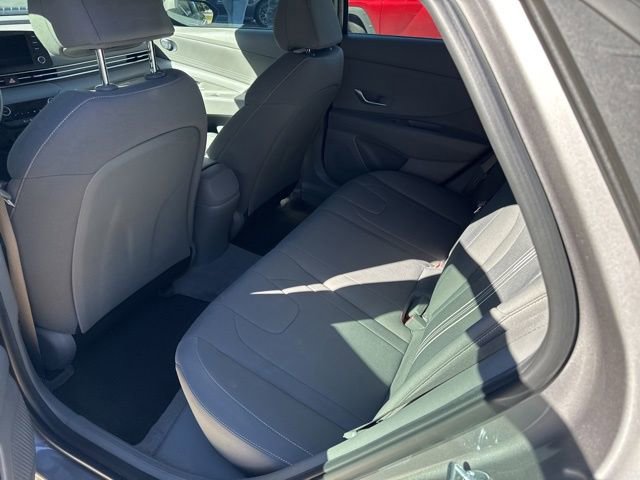 Used 2023 Hyundai Elantra SEL image 12