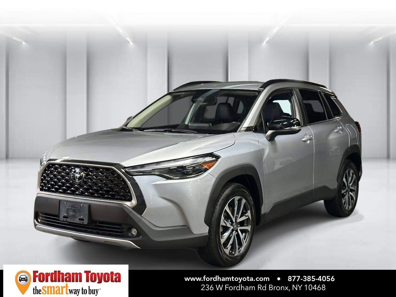 Used 2025 Toyota Corolla Cross XLE image 7