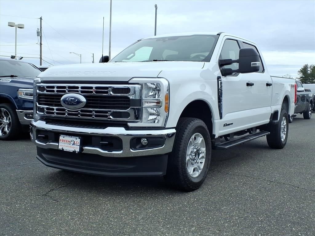 Used 2025 Ford F250 XLT w/ FX4 Off-Road Package image 3