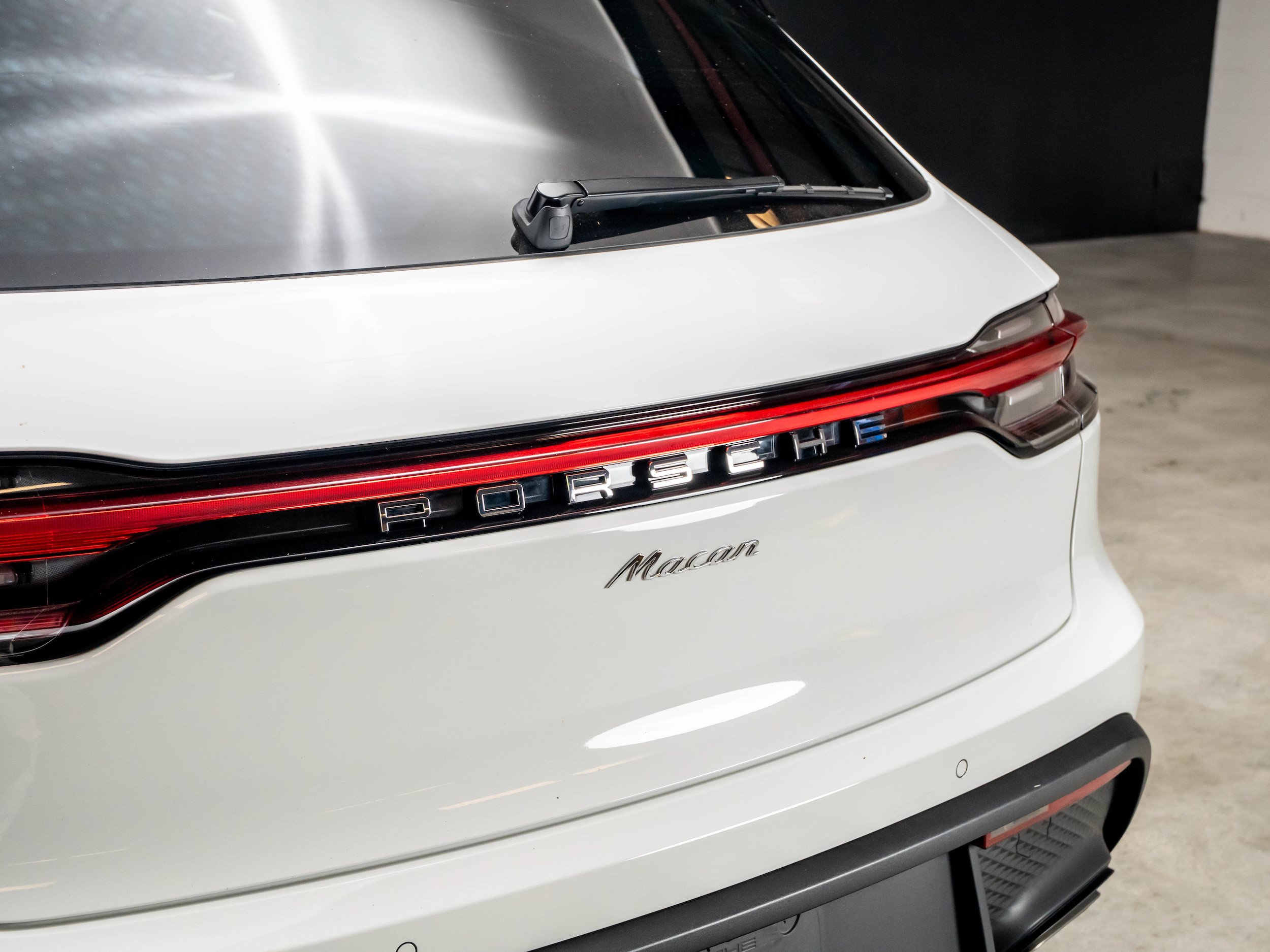 Certified 2026 Porsche Macan AWD/4WD image 13