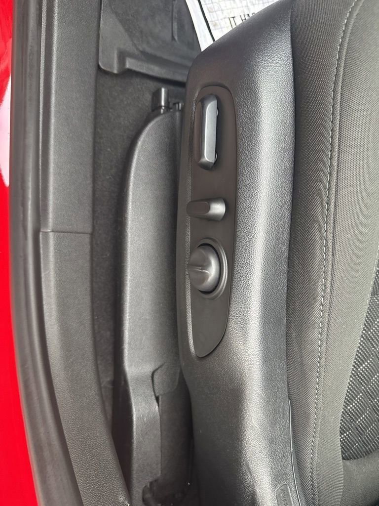 Used 2019 Chevrolet Blazer LT image 57