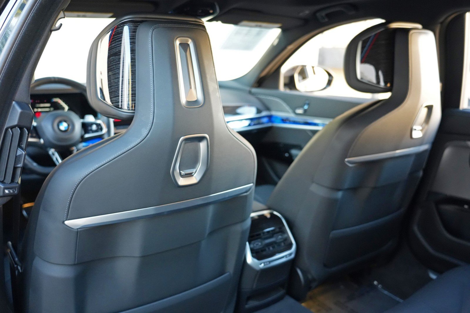 Used 2023 BMW 740i RWD image 46