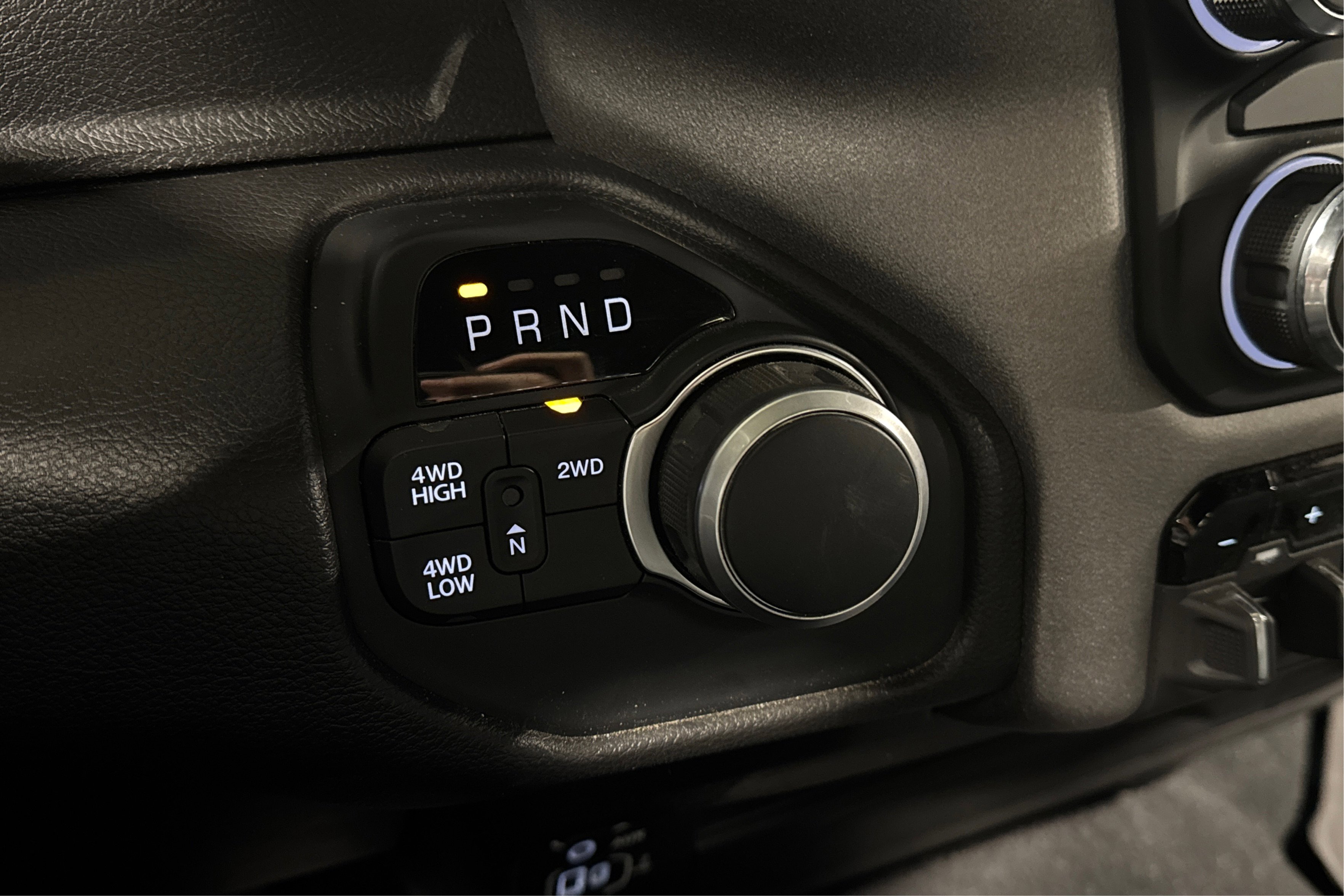 Used 2024 RAM 2500 Tradesman w/ Chrome Appearance Group image 33