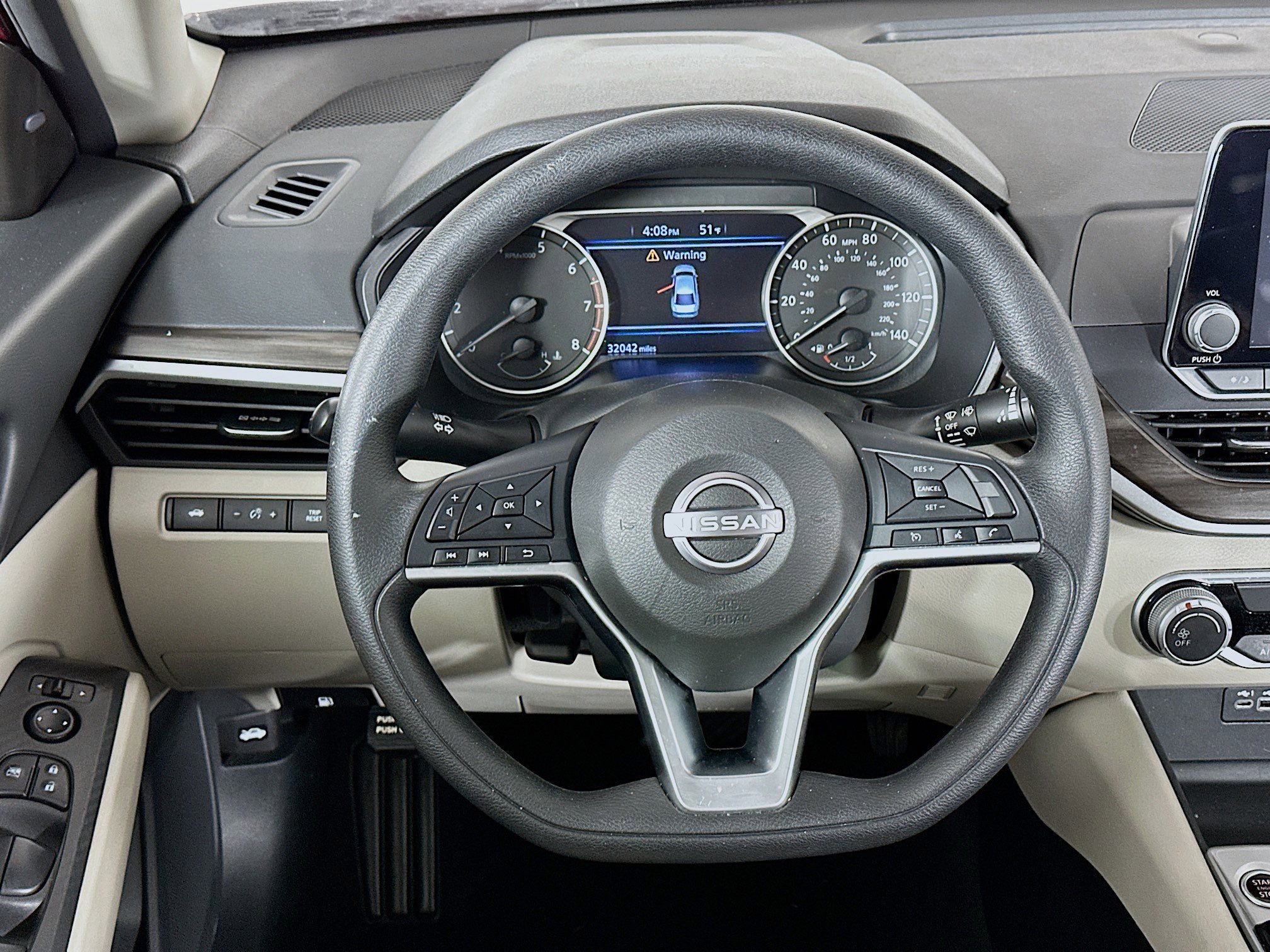 Used 2025 Nissan Altima 2.5 SV image 18