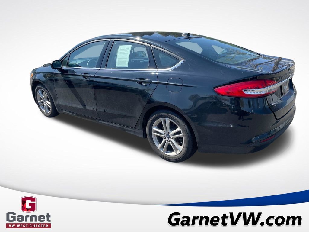 Used 2018 Ford Fusion SE w/ Fusion SE Technology Package image 3