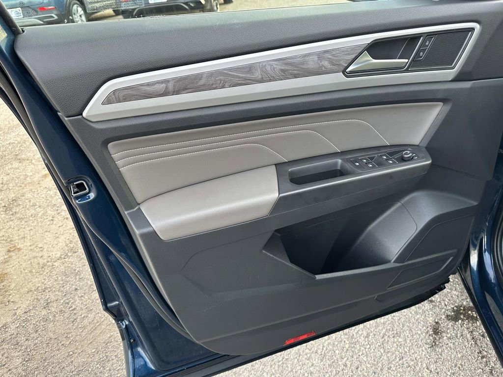 Certified 2023 Volkswagen Atlas Cross Sport SE image 17
