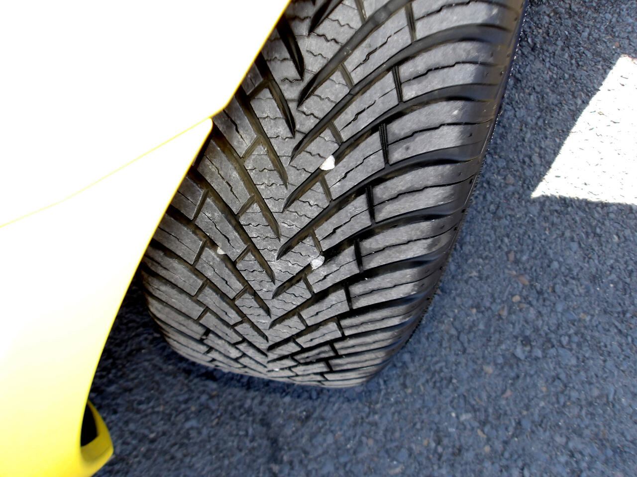 Used 2003 Toyota MR2 image 27