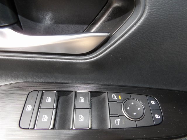 Certified 2025 Nissan Kicks SR image 22