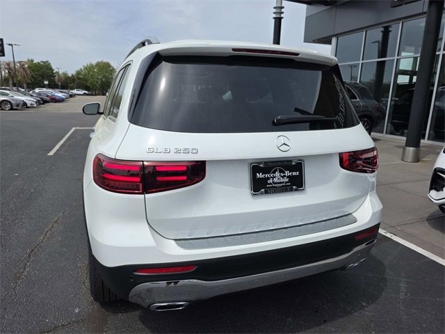 New 2025 Mercedes-Benz GLB 250 image 3