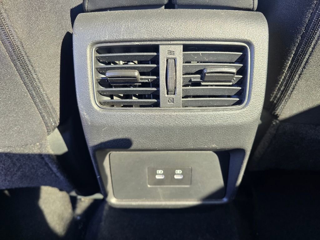 Used 2024 Nissan Rogue SV image 29