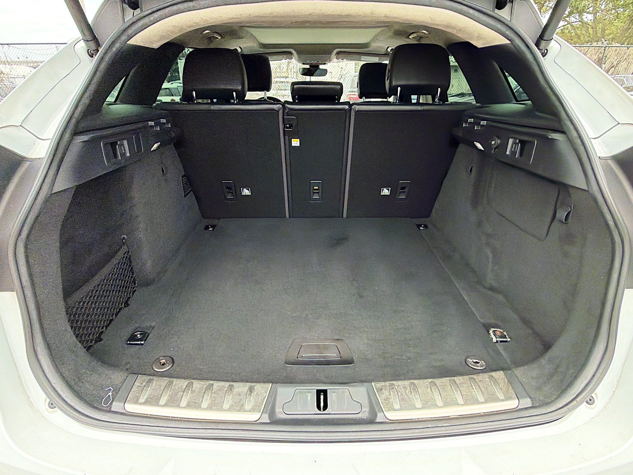 Used 2020 Jaguar F-PACE AWD/4WD image 11