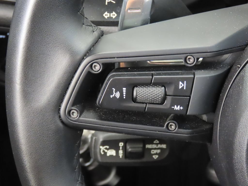 Certified 2025 Porsche Macan AWD/4WD image 20