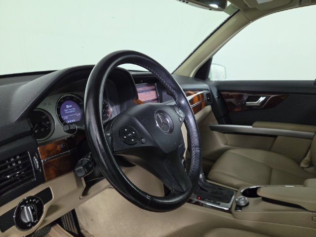 Used 2010 Mercedes-Benz GLK 350 4MATIC image 16