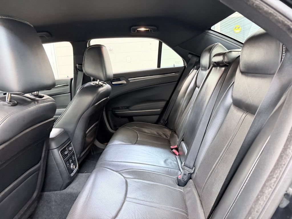 Used 2014 Chrysler 300 C AWD/4WD image 19