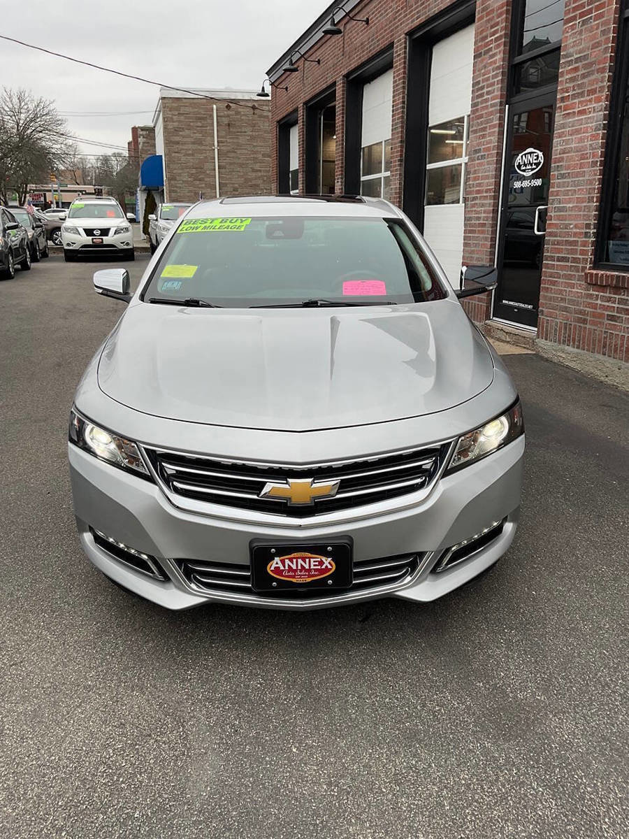 Used 2017 Chevrolet Impala Premier w/ Enhanced Convenience Package image 2