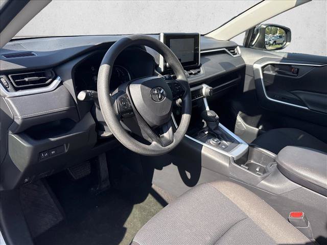 Used 2025 Toyota RAV4 LE AWD/4WD image 9