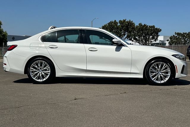 Used 2024 BMW 330i Sedan w/ Convenience Package RWD image 3