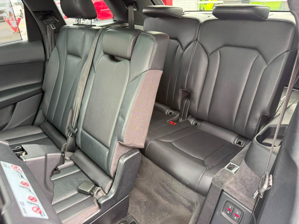 Used 2018 Audi Q7 3.0T Prestige AWD/4WD image 25