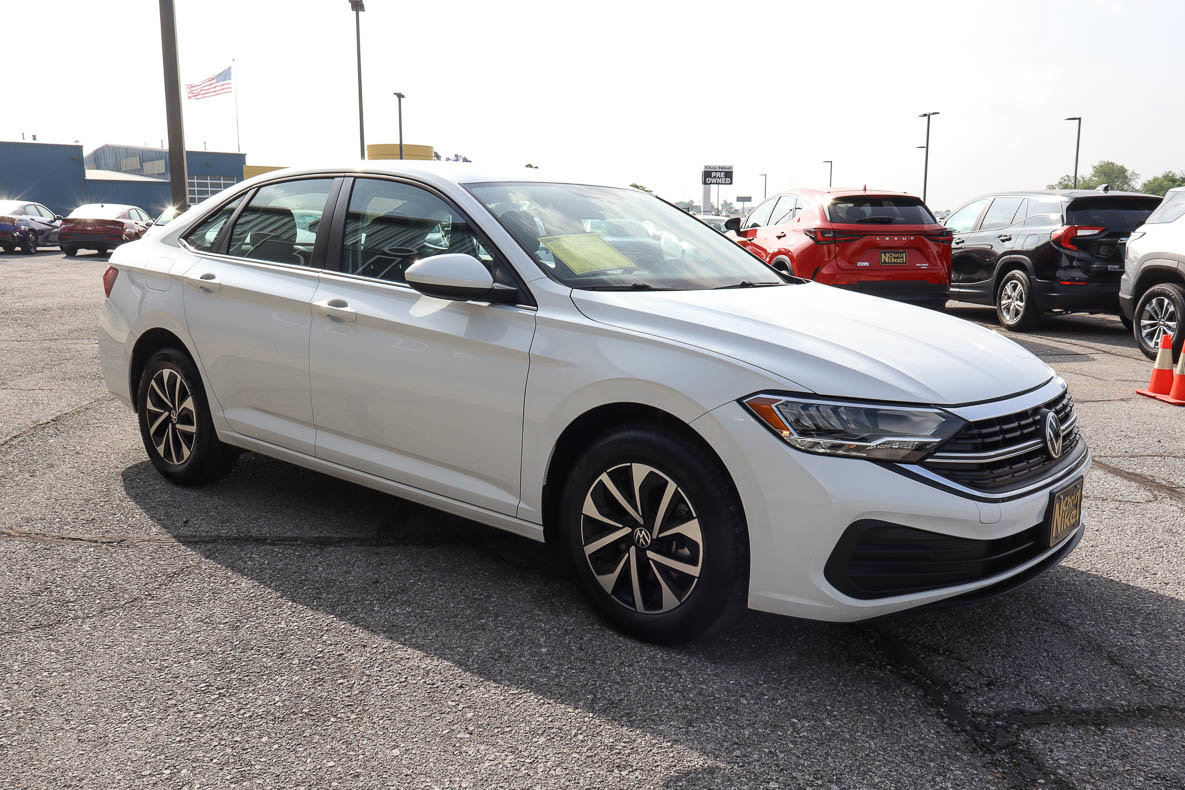 Used 2022 Volkswagen Jetta S FWD image 3