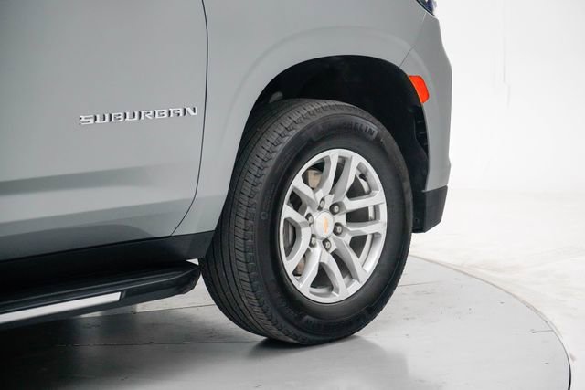 Used 2024 Chevrolet Suburban LT image 7