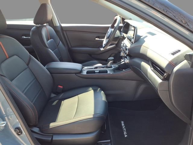 Used 2025 Nissan Sentra SR w/ SR Premium Package FWD image 13