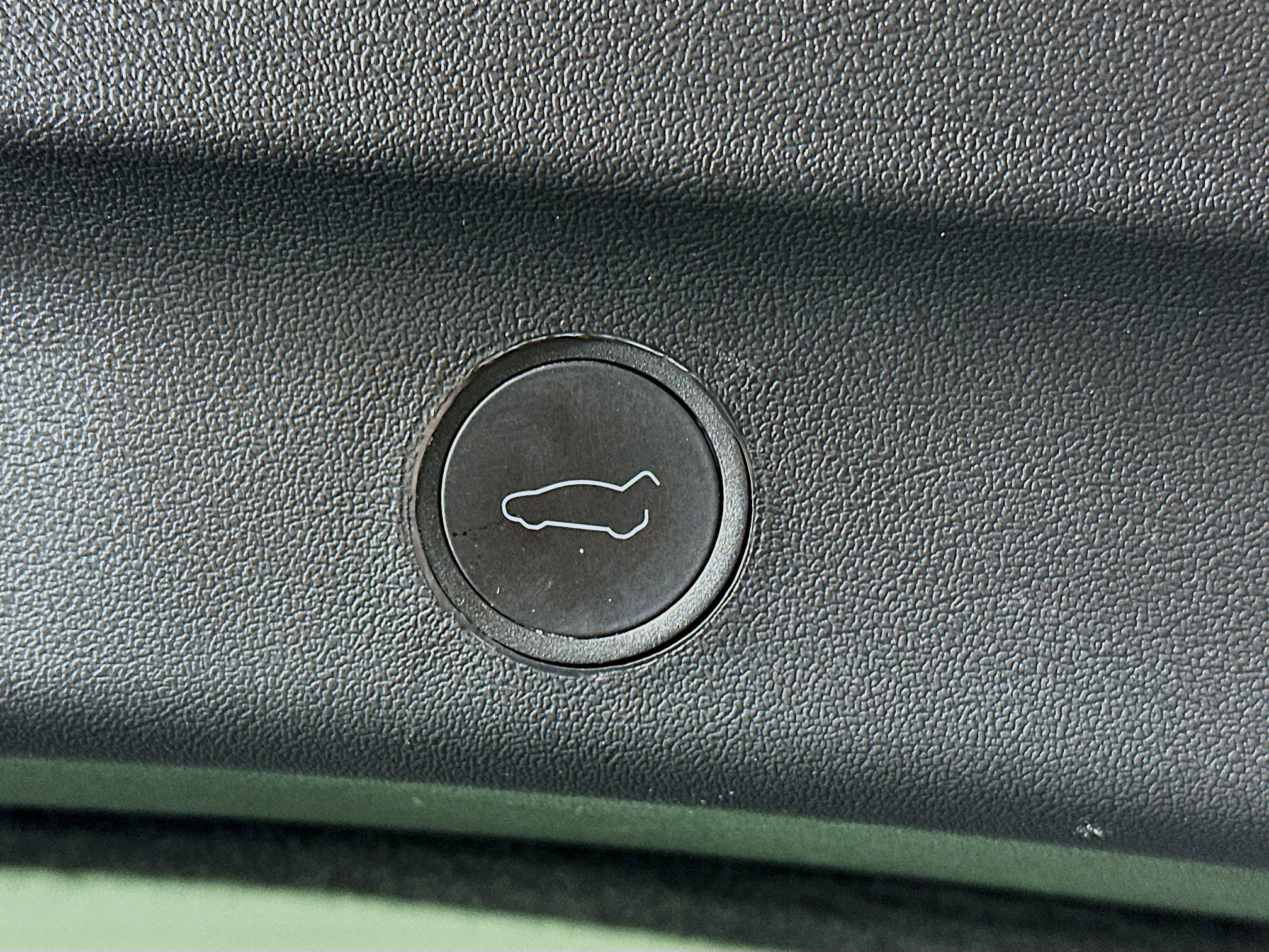 Used 2024 Tesla Model Y Long Range AWD/4WD image 28