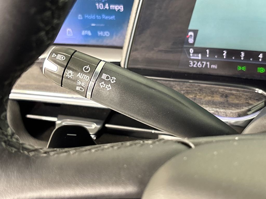 Used 2023 Cadillac Escalade ESV Premium Luxury image 19