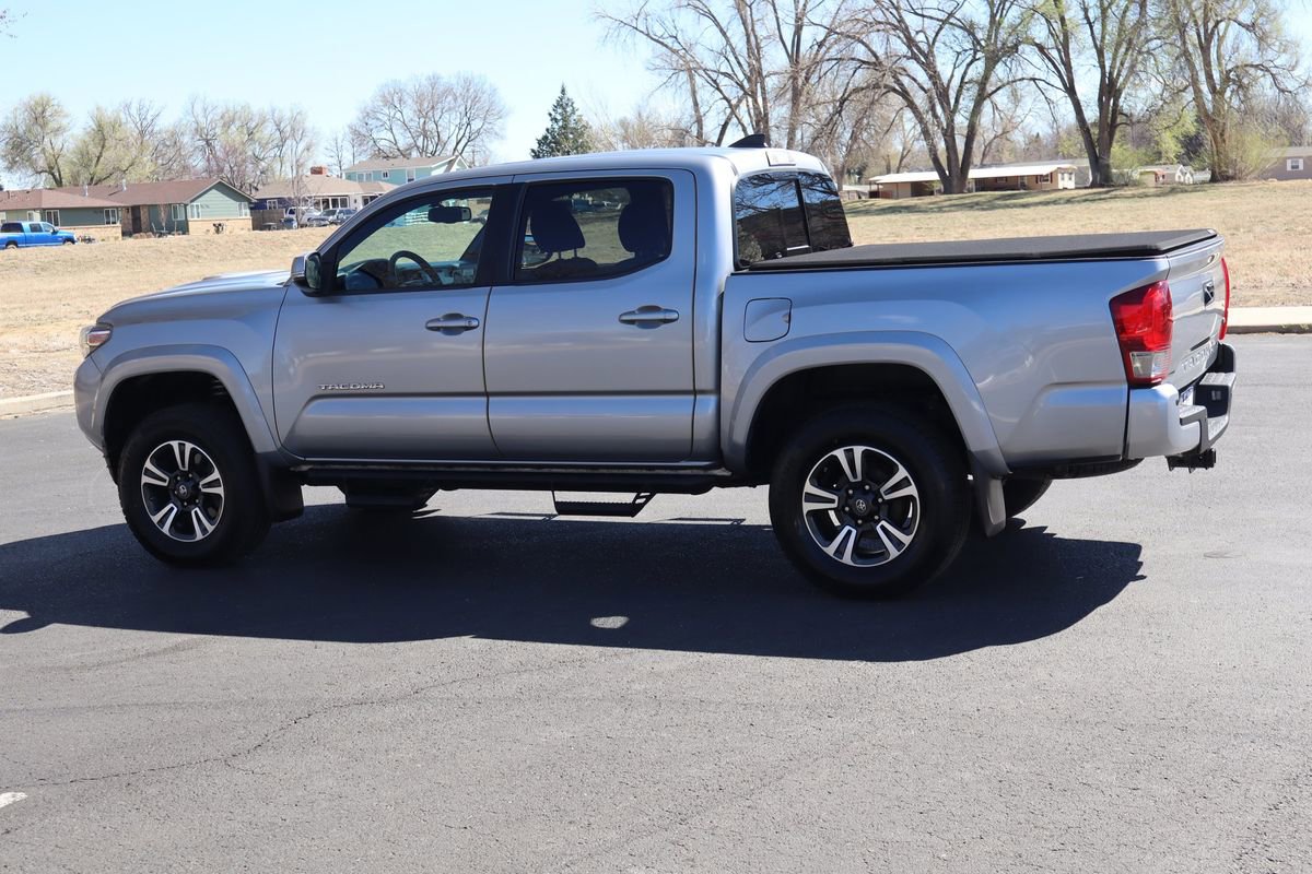 Used 2017 Toyota Tacoma TRD Sport image 8