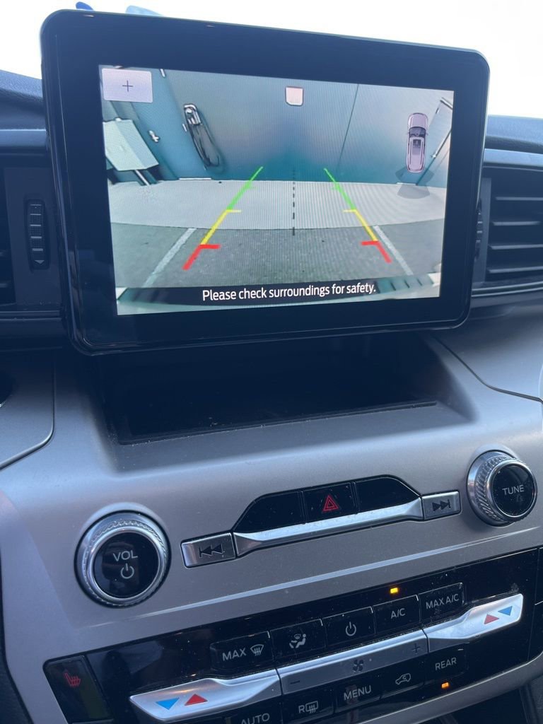 Used 2022 Ford Explorer XLT image 7