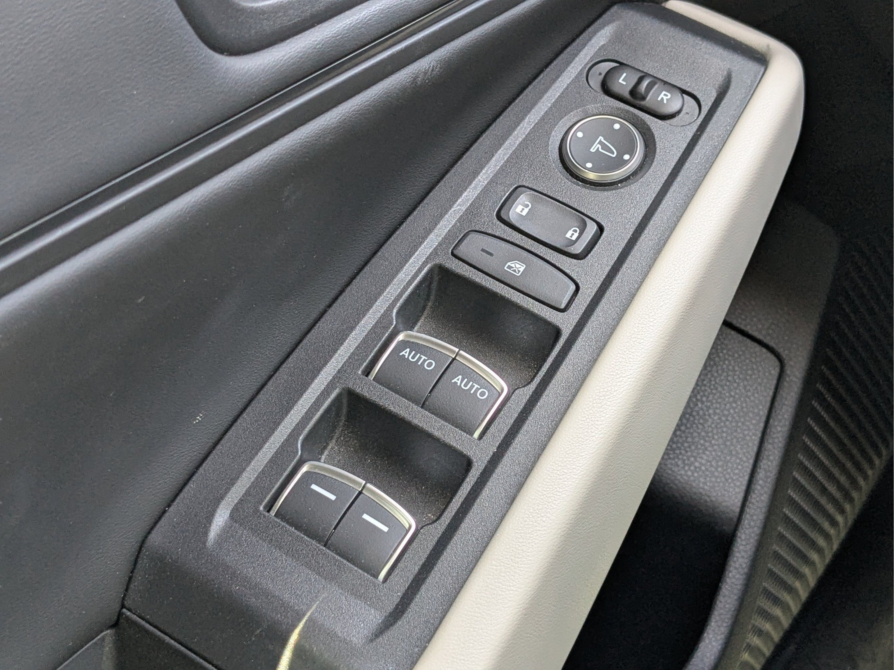 Used 2023 Honda Accord EX-L image 23
