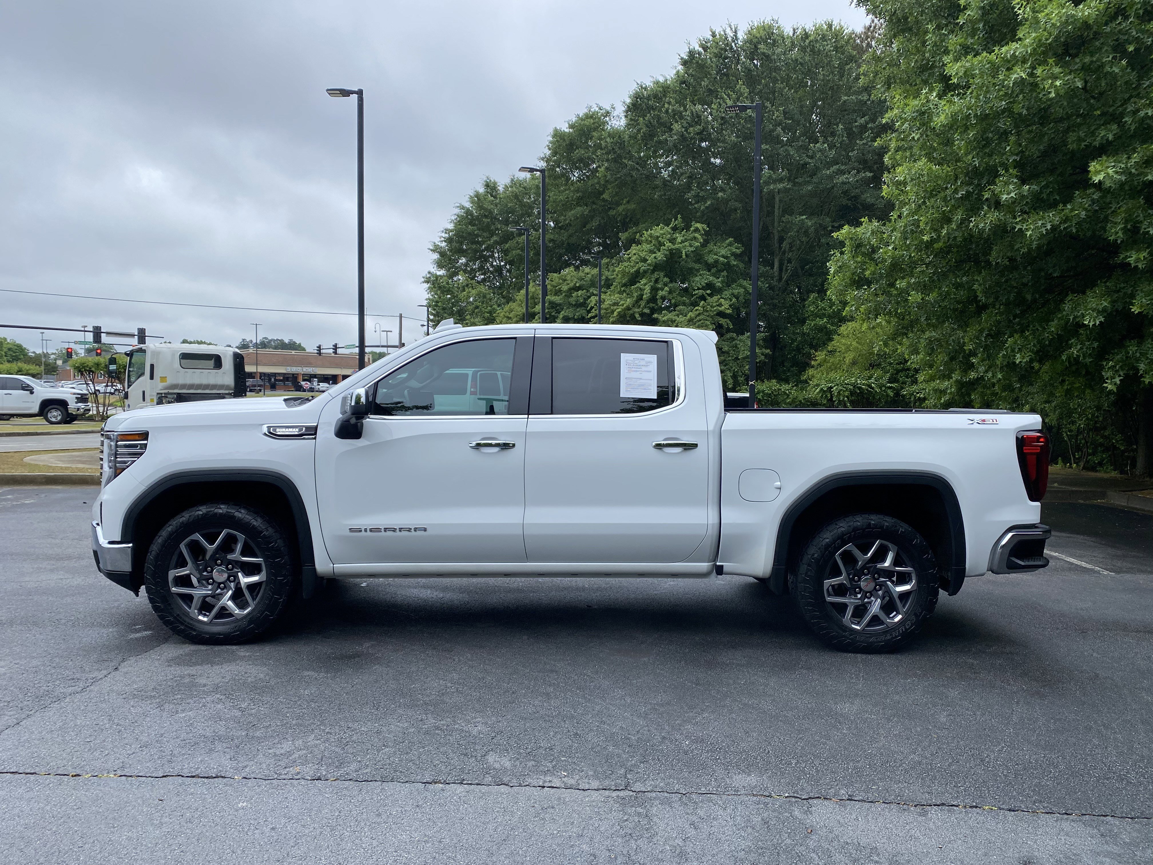 Used 2023 GMC Sierra 1500 SLT w/ SLT Premium Package AWD/4WD image 6