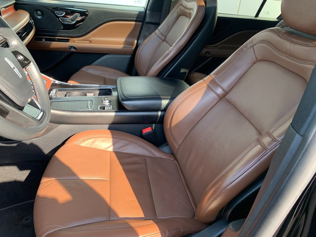 Used 2020 Lincoln Aviator Reserve w/ Elements Package Plus AWD/4WD image 17