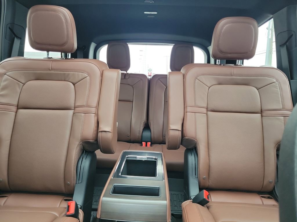 New 2026 Lincoln Aviator Reserve AWD/4WD image 17