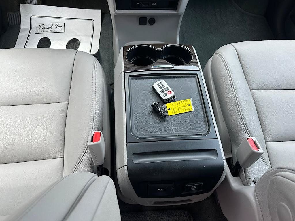 Used 2017 Toyota Sienna XLE Premium FWD image 22
