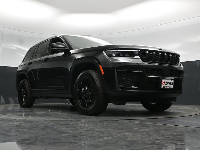 New 2026 Jeep Grand Cherokee Altitude AWD/4WD image 58