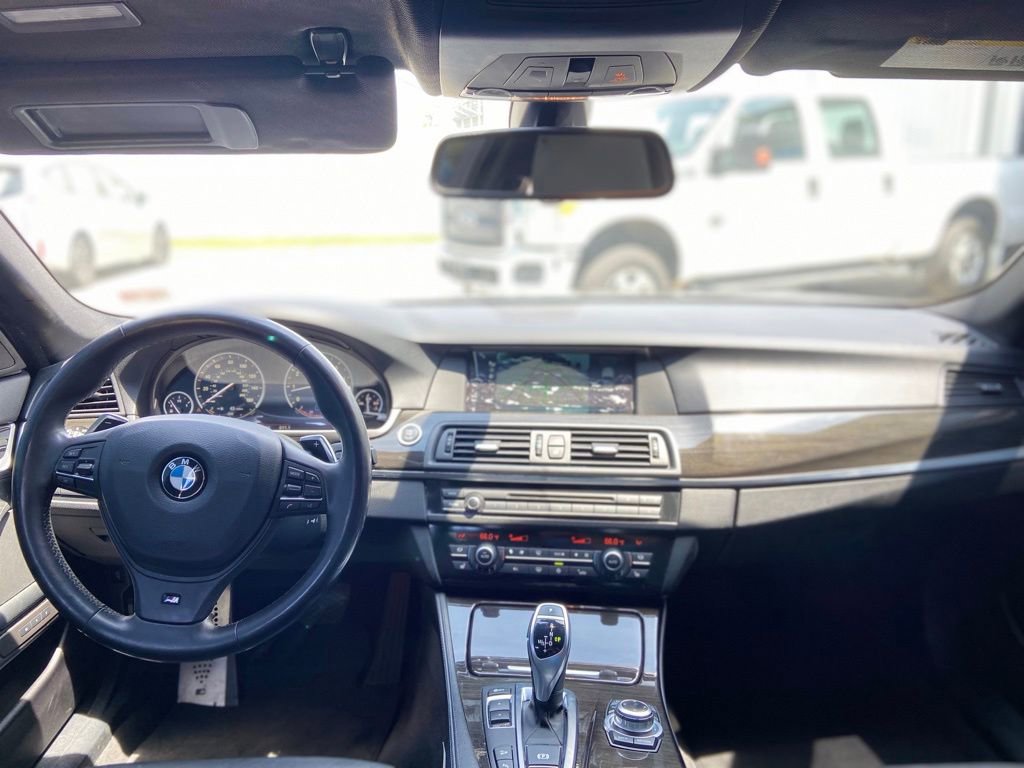 Used 2011 BMW 550i xDrive Sedan AWD/4WD image 27