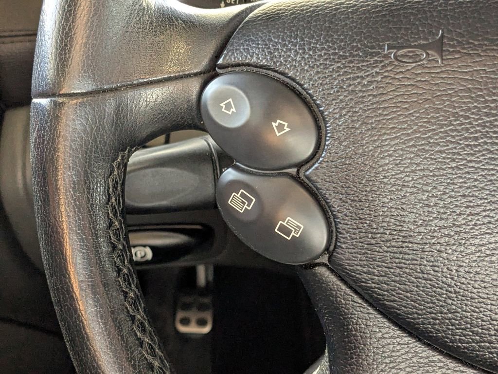 Used 2005 Mercedes-Benz SL 500 image 16
