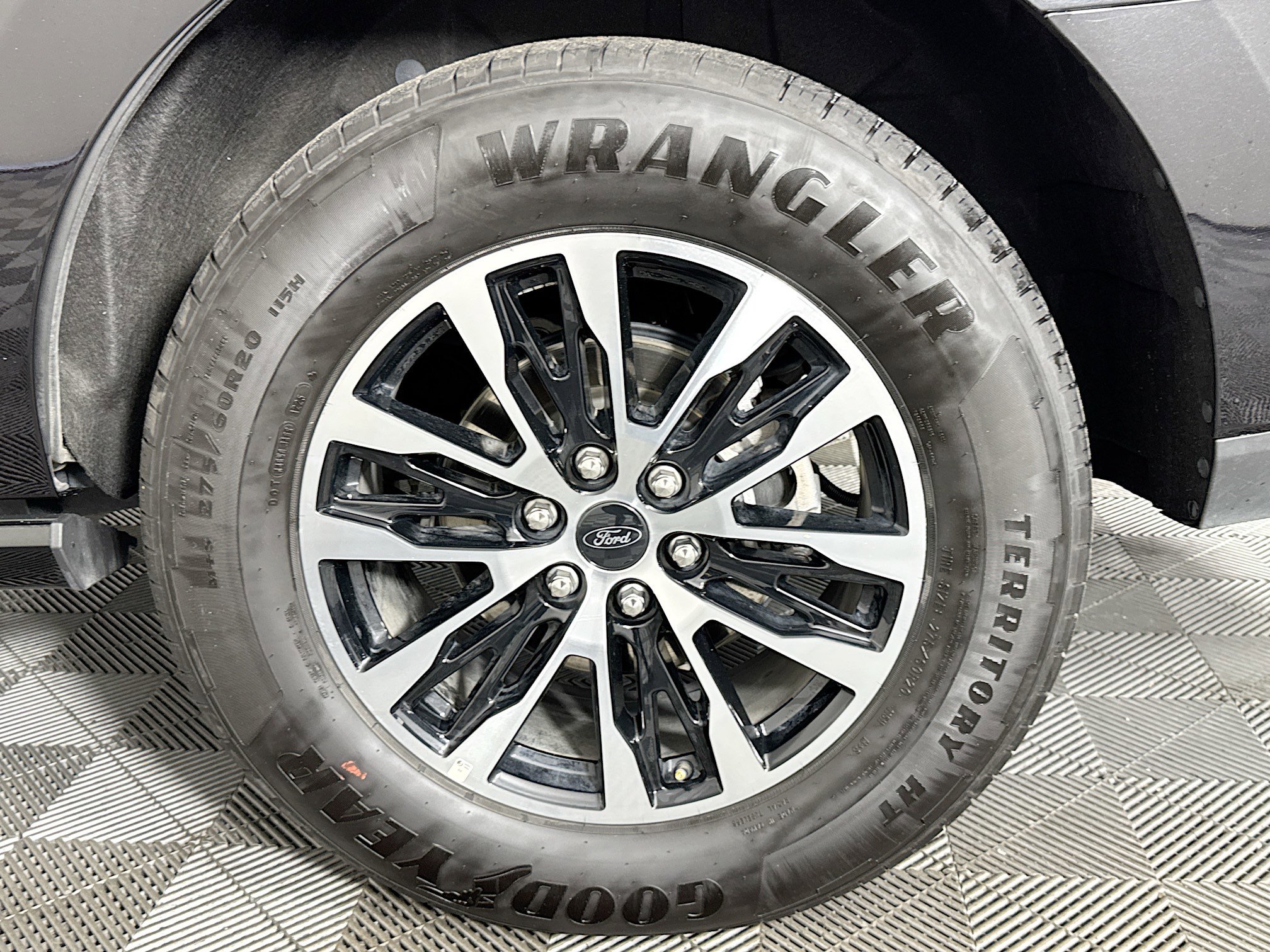 Used 2025 Ford Expedition Platinum AWD/4WD image 36