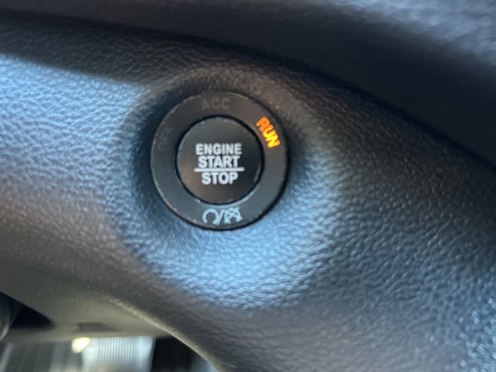 Used 2019 Jeep Cherokee Limited image 28