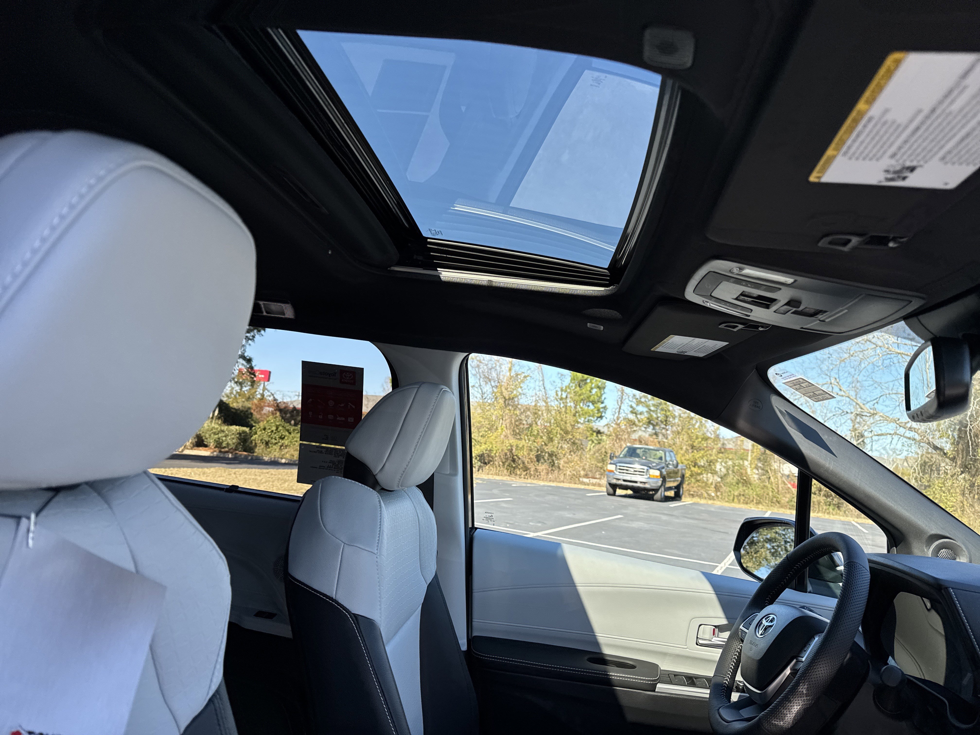 New 2026 Toyota Sienna XSE image 41