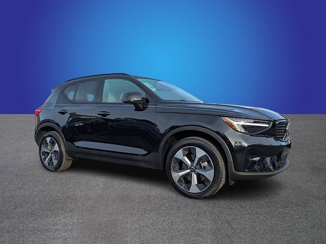 Used 2023 Volvo XC40 B5 Plus w/ Protection Package Premier image 7