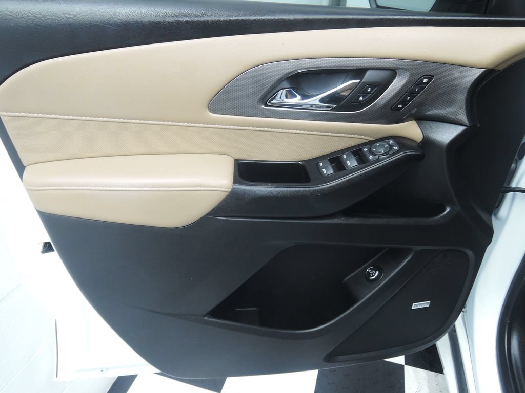 Used 2022 Chevrolet Traverse Premier AWD/4WD image 28