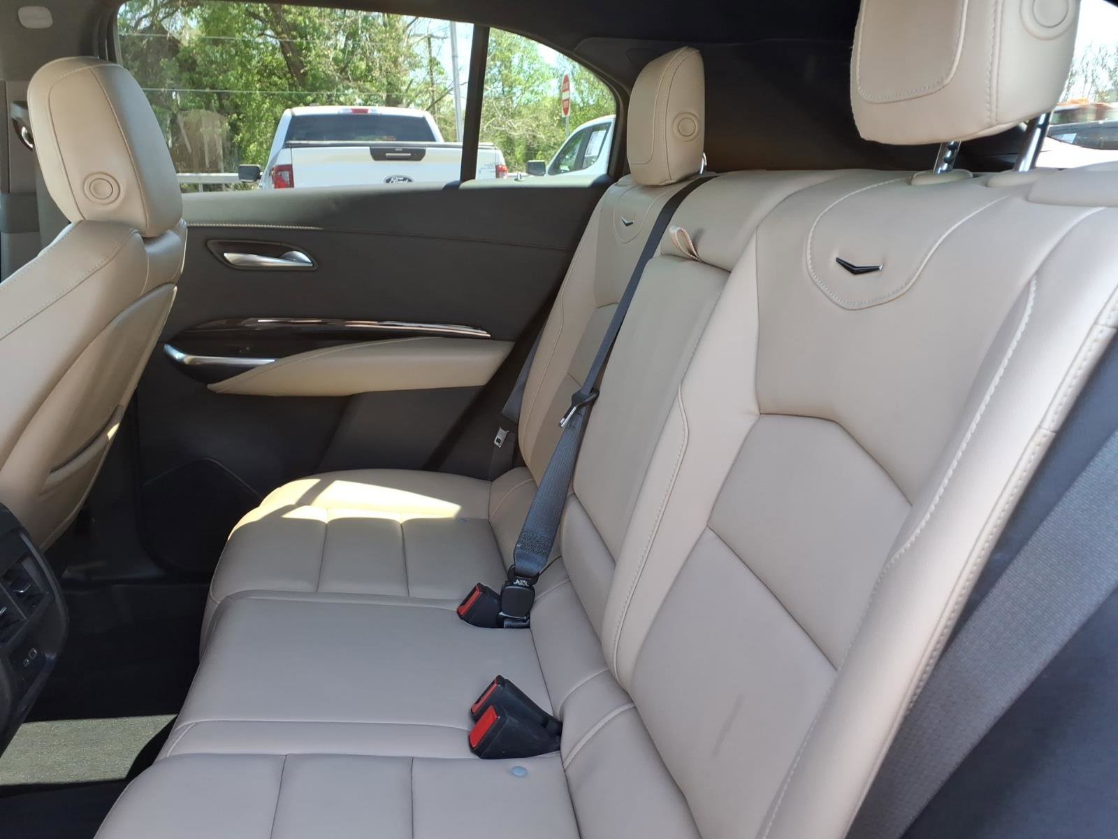 Used 2024 Cadillac XT4 Luxury AWD/4WD image 7