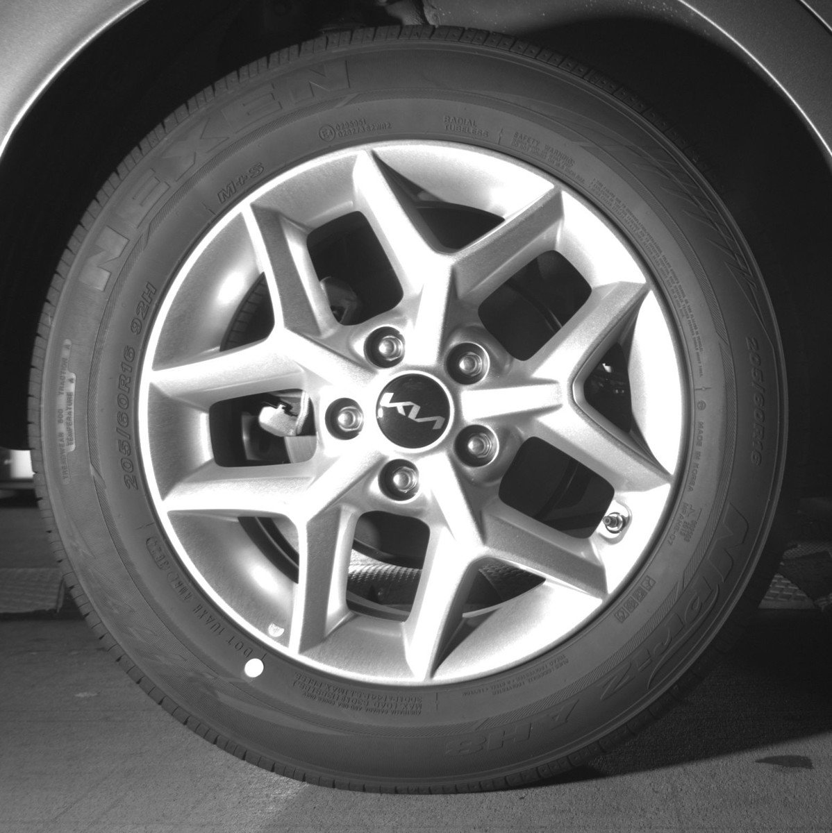 Used 2025 Kia Soul LX w/ LX Technology Package FWD image 15