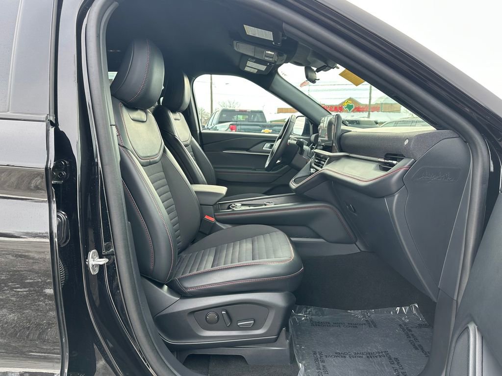 Used 2025 Ford Explorer ST-Line AWD/4WD image 24