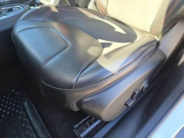 Used 2021 Jeep Cherokee Trailhawk AWD/4WD image 11