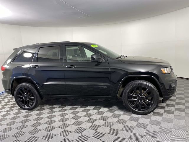 Used 2018 Jeep Grand Cherokee Altitude AWD/4WD image 10
