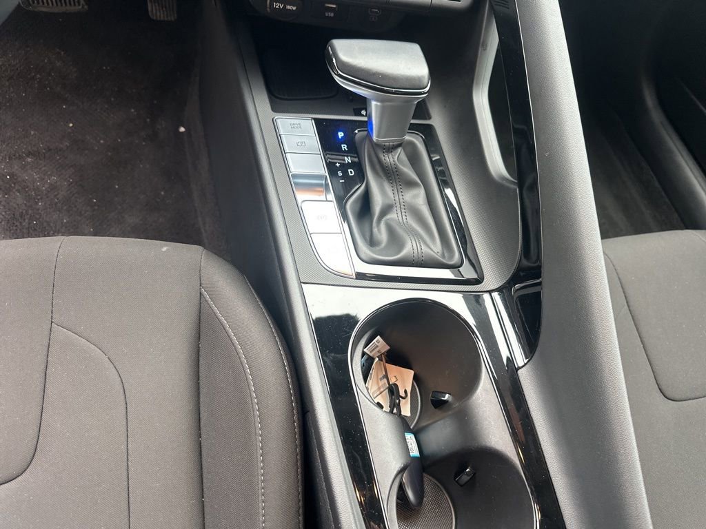 Certified 2025 Hyundai Elantra SEL FWD image 16