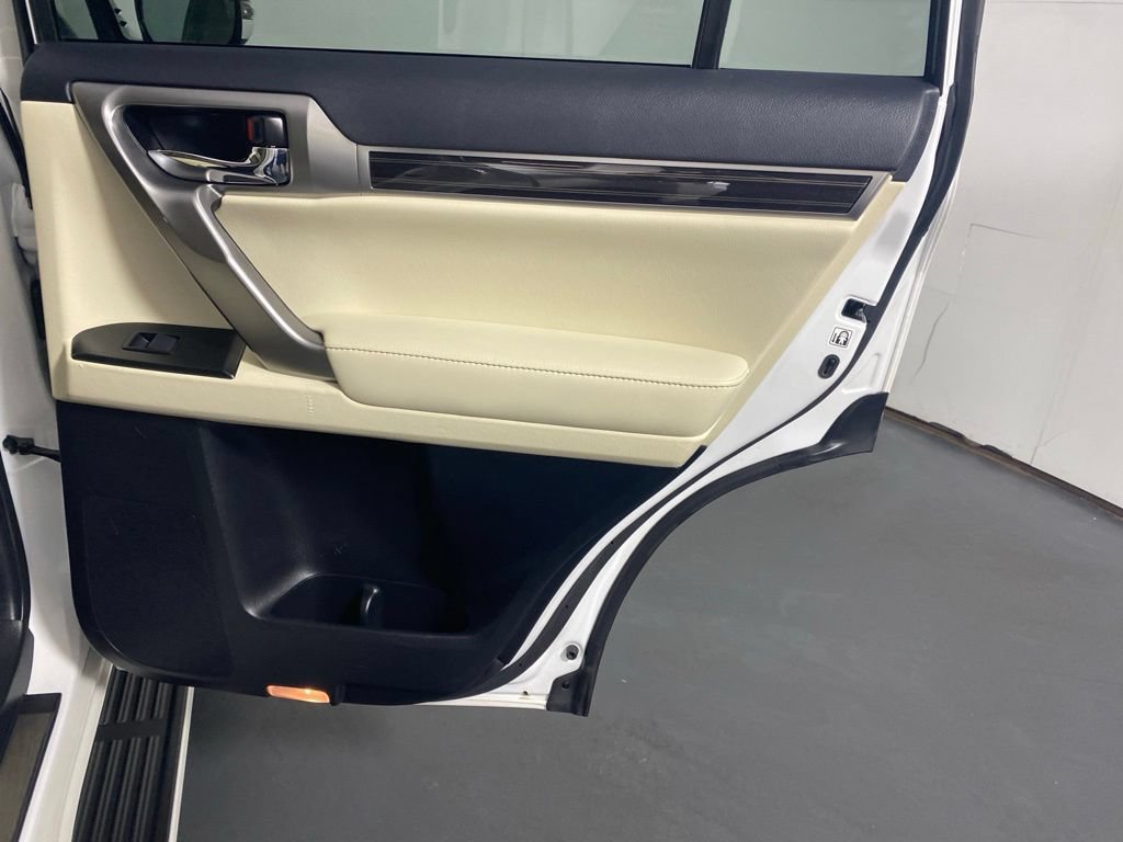 Used 2023 Lexus GX 460 Premium w/ Premium Package AWD/4WD image 30