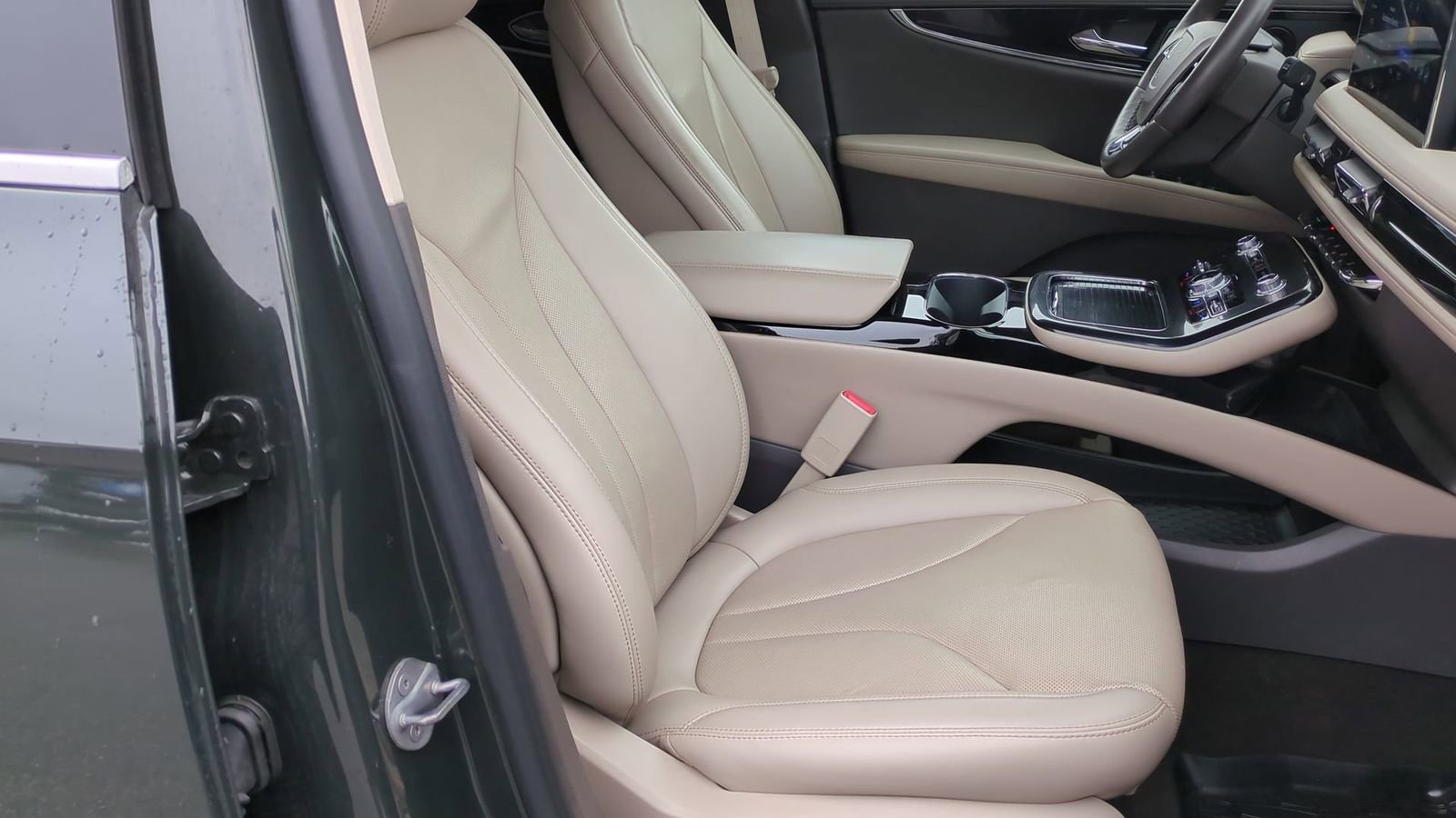 Used 2022 Lincoln Nautilus Reserve AWD/4WD image 23